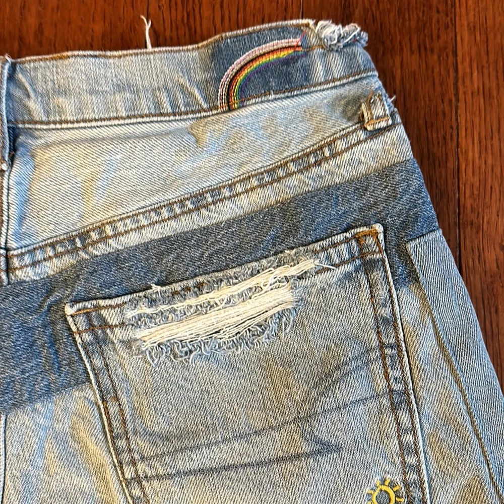American Eagle Highest Rise Boyfriend Rainbow Patchwork denim short women size 6 - Picture 5 of 8